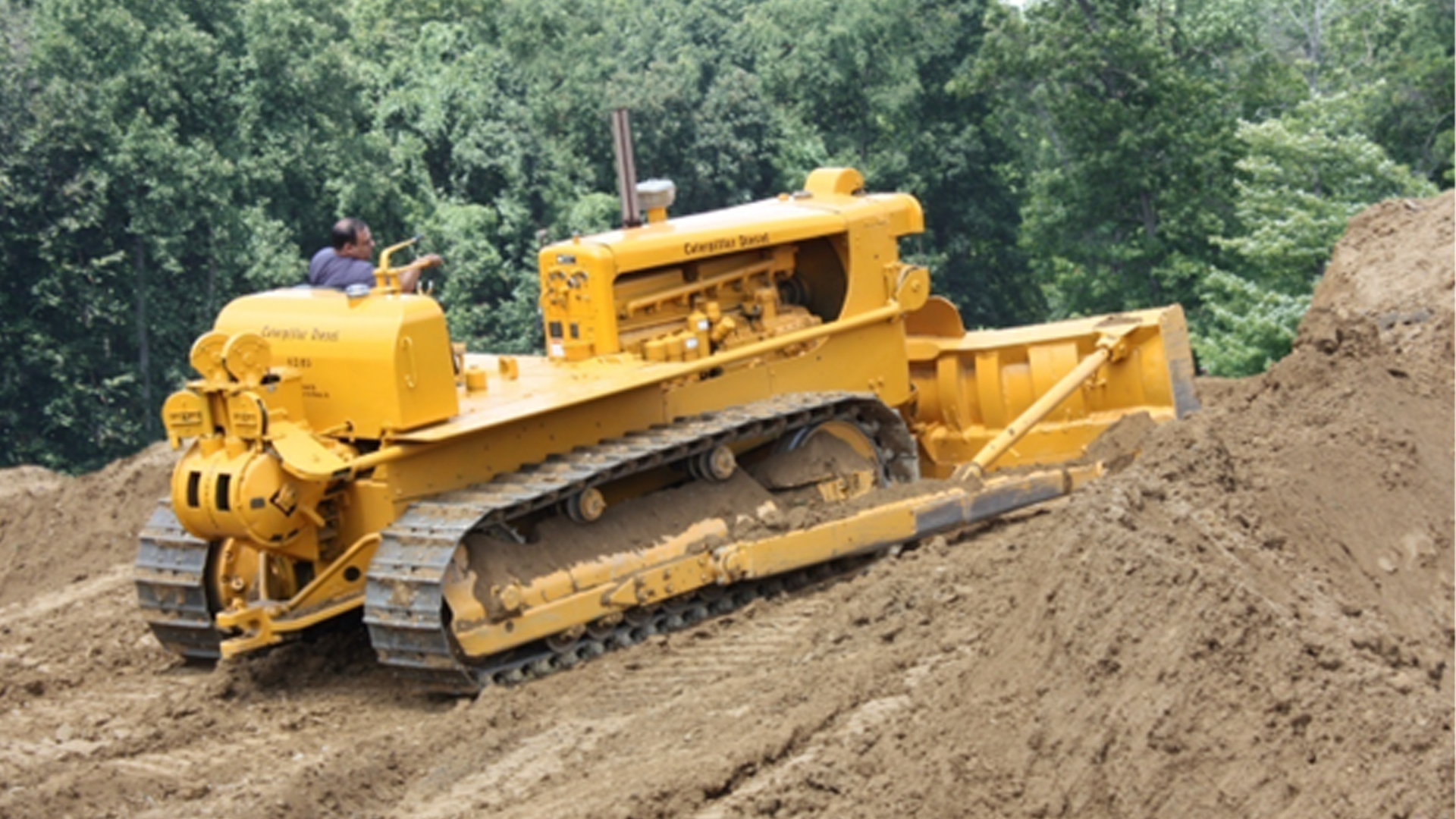 D8 15A with 8U blade and No. 29 cable control stockpiling material at Brownsville, PA