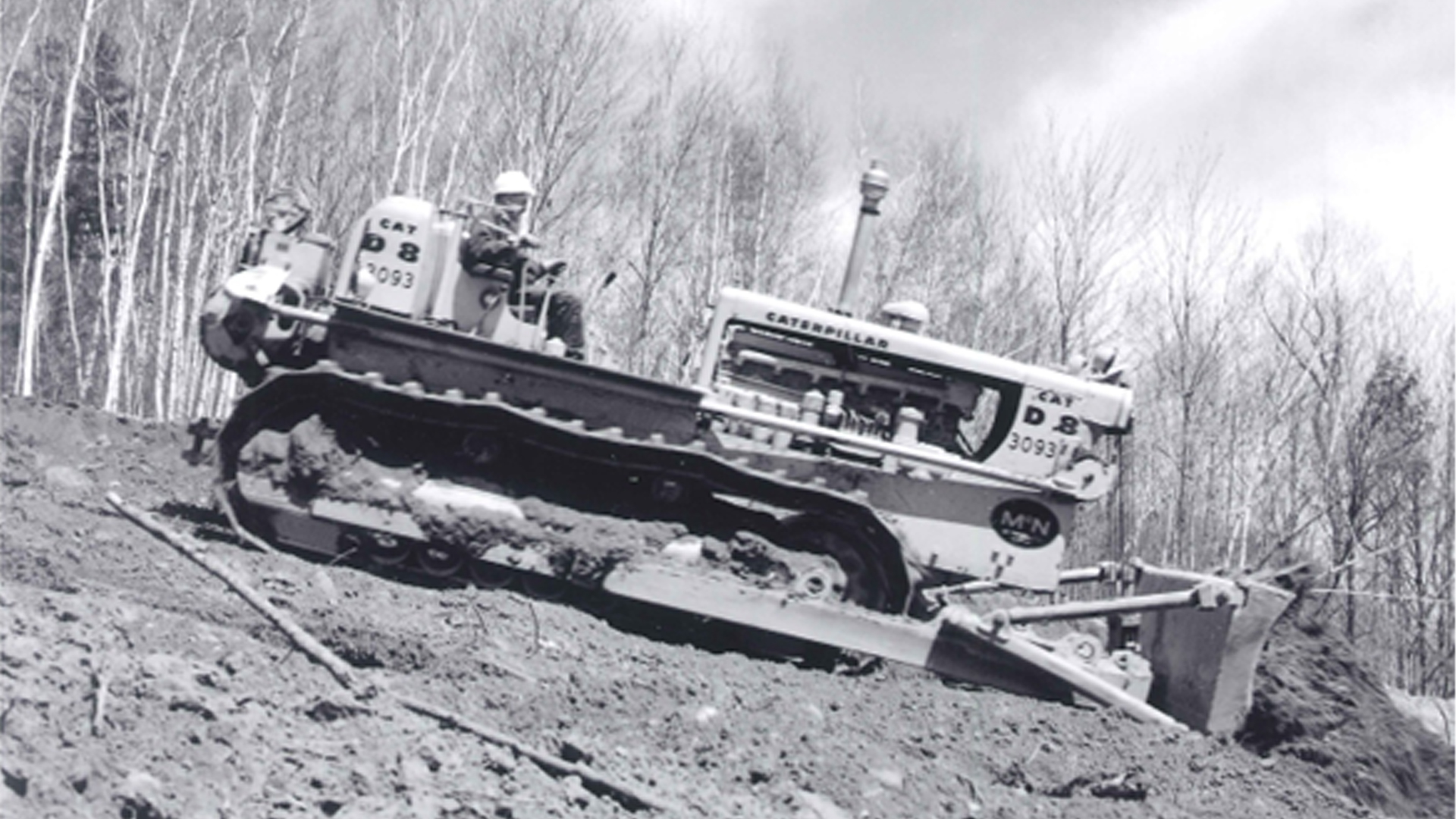 D8 15A with 8A blade and No. 29 rear-mounted cable control pushing fill